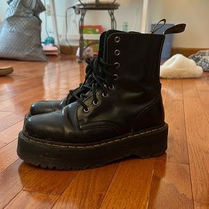 Platform doc martens